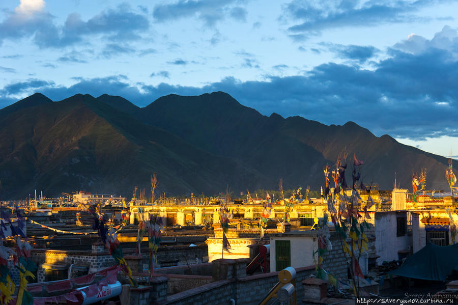 Рассвет в Лхасе Тибет, Китай
