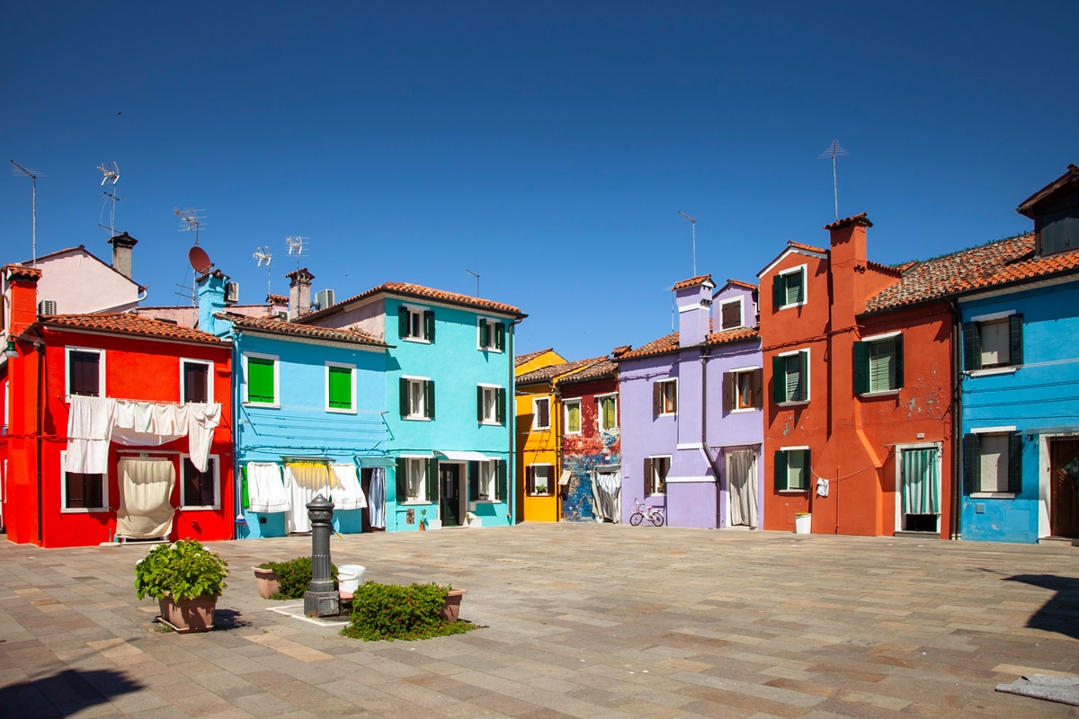 Разноцветные домики острова Isola di Burano (июль 2022) Остров Бурано, Италия