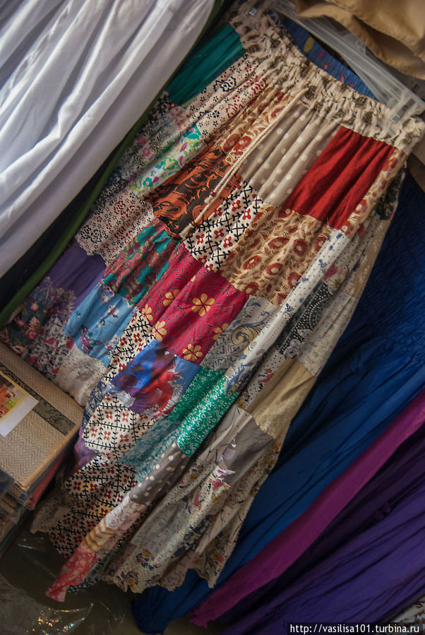 Сувенирный рынок, юбки Сиемреап, Камбоджа
