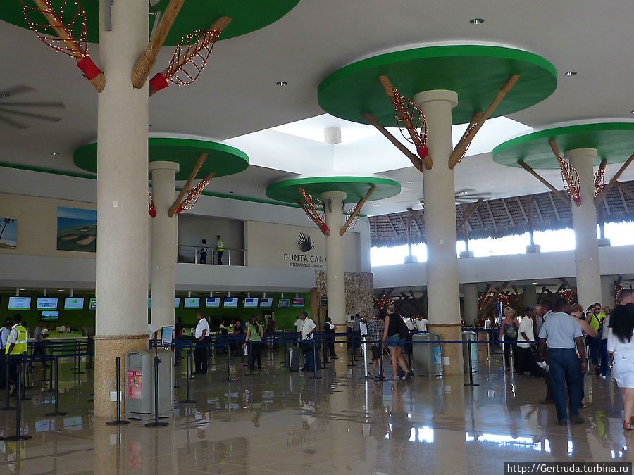Зал  вылета  пассажиров аэропорта Пунта Кана Баваро, Доминиканская Республика