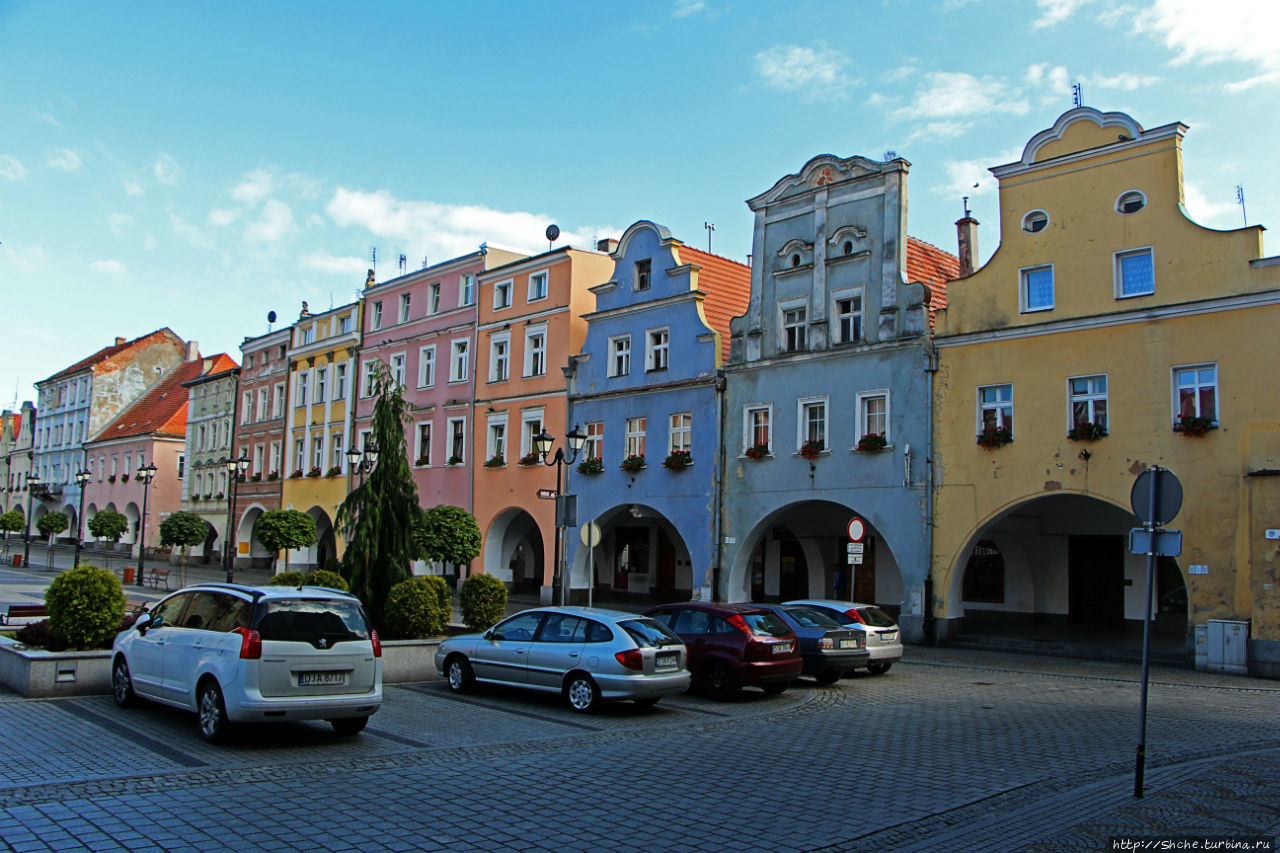 Замок, ратуша, площадь Рынок — обычный польский городок Явор Явор, Польша
