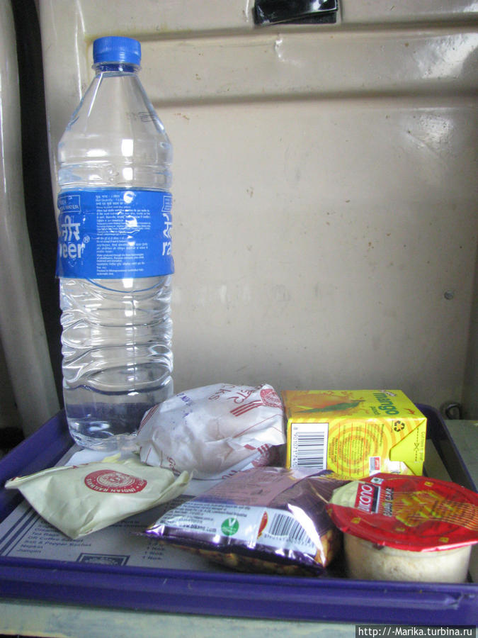 В поезде Аджмер-Джайпур. Раджастан, Индия