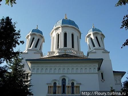 Николаевская церковь. В народе — пьяная Черновцы, Украина