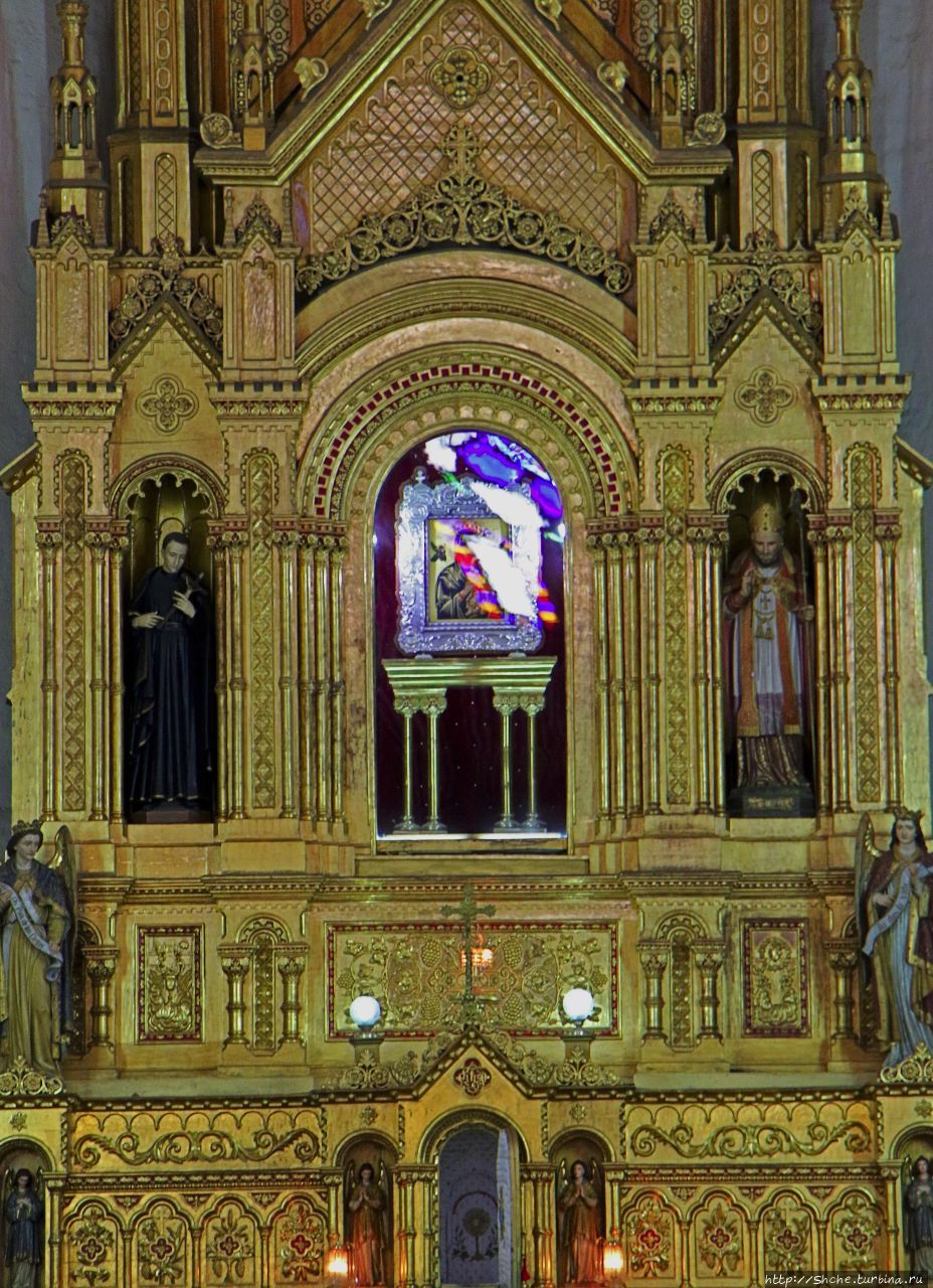Церковь св. Альфонса Санта-Ана-де-лос-Риос-де-Куэнка, Эквадор