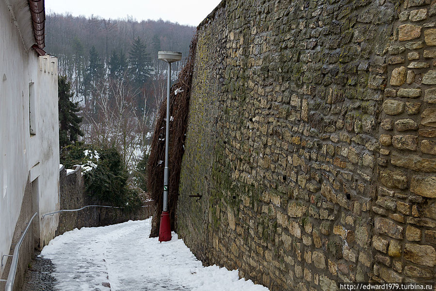 Кутна гора: часовня с костехранилищем и собор Св. Барбары Кутна-Гора, Чехия Кутна гора: часовня с костехранилищем и собор Св. Барбары Кутна-Гора, Чехия
