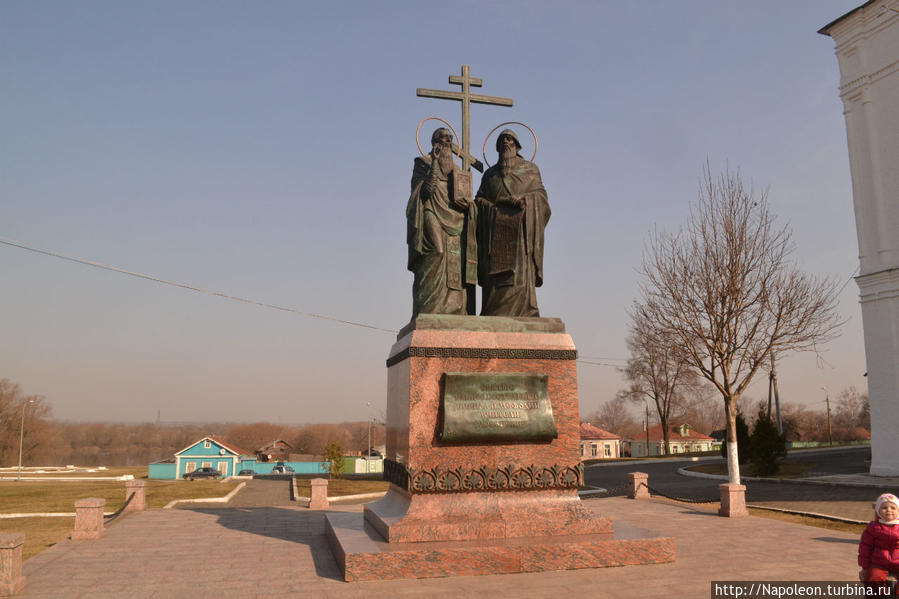 Памятник  Кириллу и Мефодию