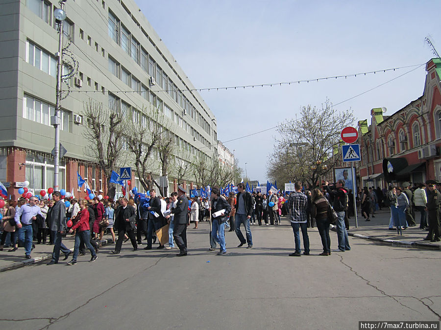 На первомайской демонстрации Саратов, Россия На первомайской демонстрации Саратов, Россия