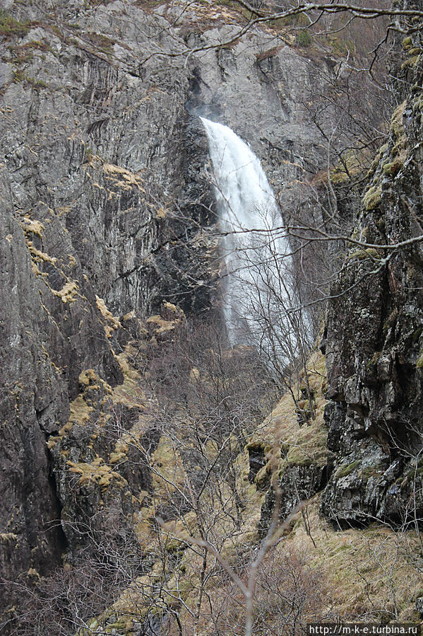 Водопад с первой площадки Фрафьорд, Норвегия