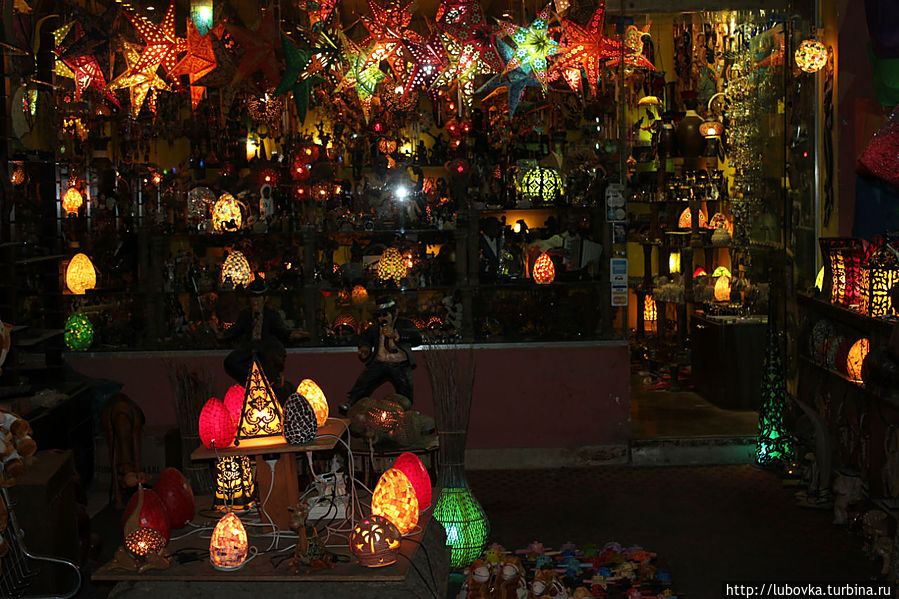Завораживающие восточные фонари и светильники. Шарм-Эль-Шейх, Египет Завораживающие восточные фонари и светильники. Шарм-Эль-Шейх, Египет