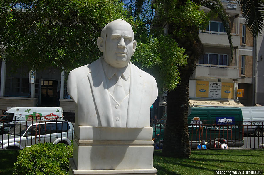 Памятник Фемистоклу Дервису Никосия, Кипр
