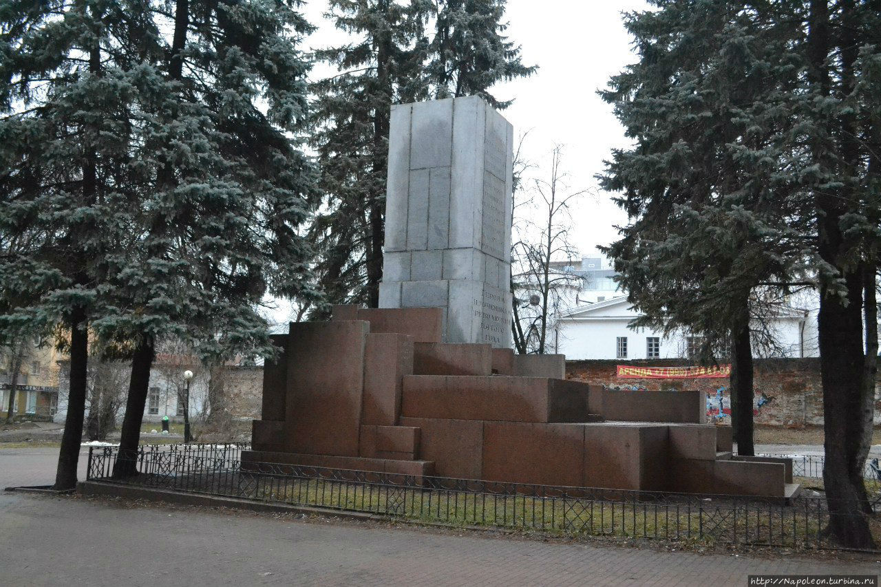 Памятник героям и жертвам революции 1905 года / Monument to heroes and victims of 1905 revolution