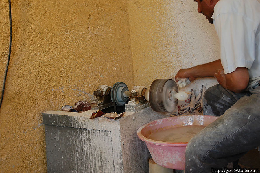 Процесс изготовления яйца из оникса подходит к завершению Демре, Турция