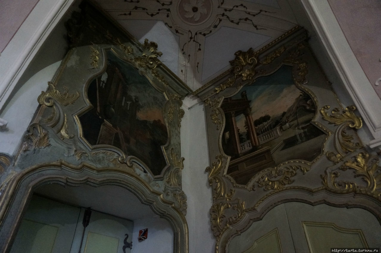 Старинные фрески на потолке Пьемонт, Италия