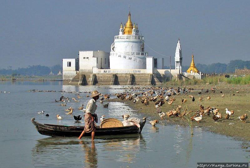 Пагода Shwe Modeptaw Pagoda на озере Таунтаман (Thaungthaman). Фото из интернета Амарапура, Мьянма