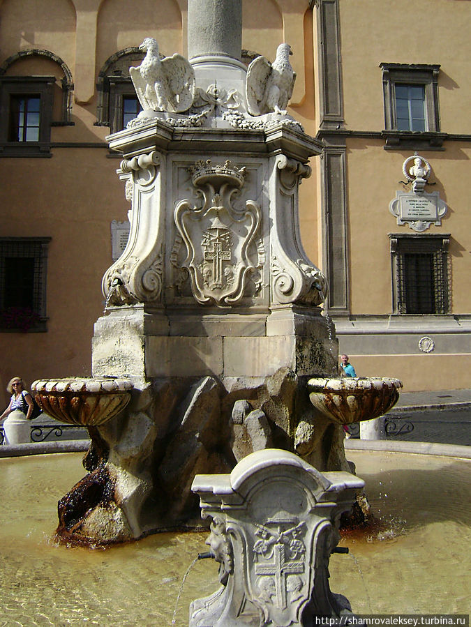 Тарквиния. Красивейшая площадь города Тарквиния, Италия Тарквиния. Красивейшая площадь города Тарквиния, Италия