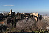 Утро. Вид на Альгамбру со стороны Хенералифе — летней резиденции мавританских правителей Гранады.