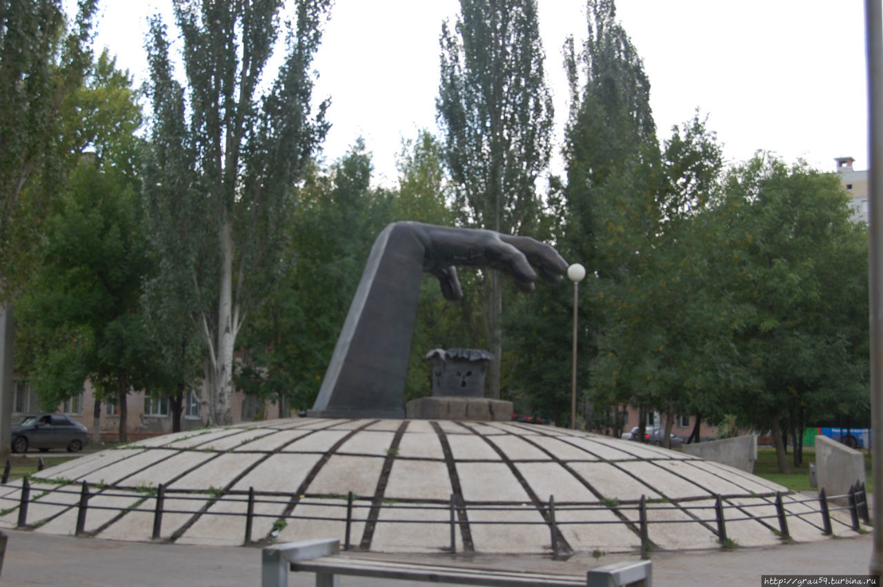 Памятник ликвидаторам ядерных катастроф Энгельс, Россия