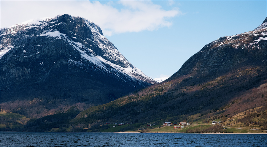 Заехали в магазин за всякой всячиной в дорогу, оказалось и тут красиво ) Заехали в магазин за всякой всячиной в дорогу, оказалось и тут красиво )