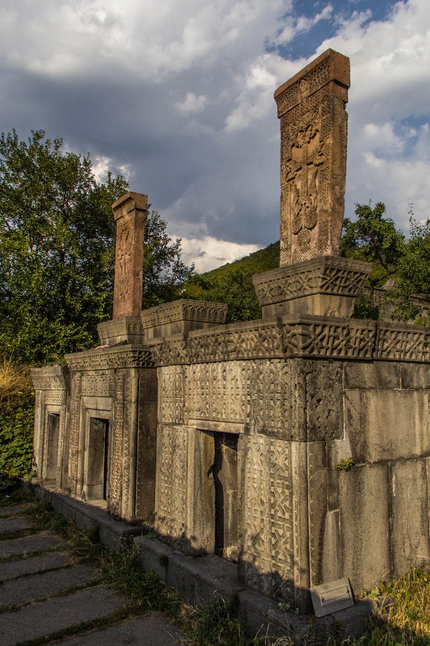 гробница УКАНАНЦ. Монастырь АХПАТ. Армения Ахпат, Армения