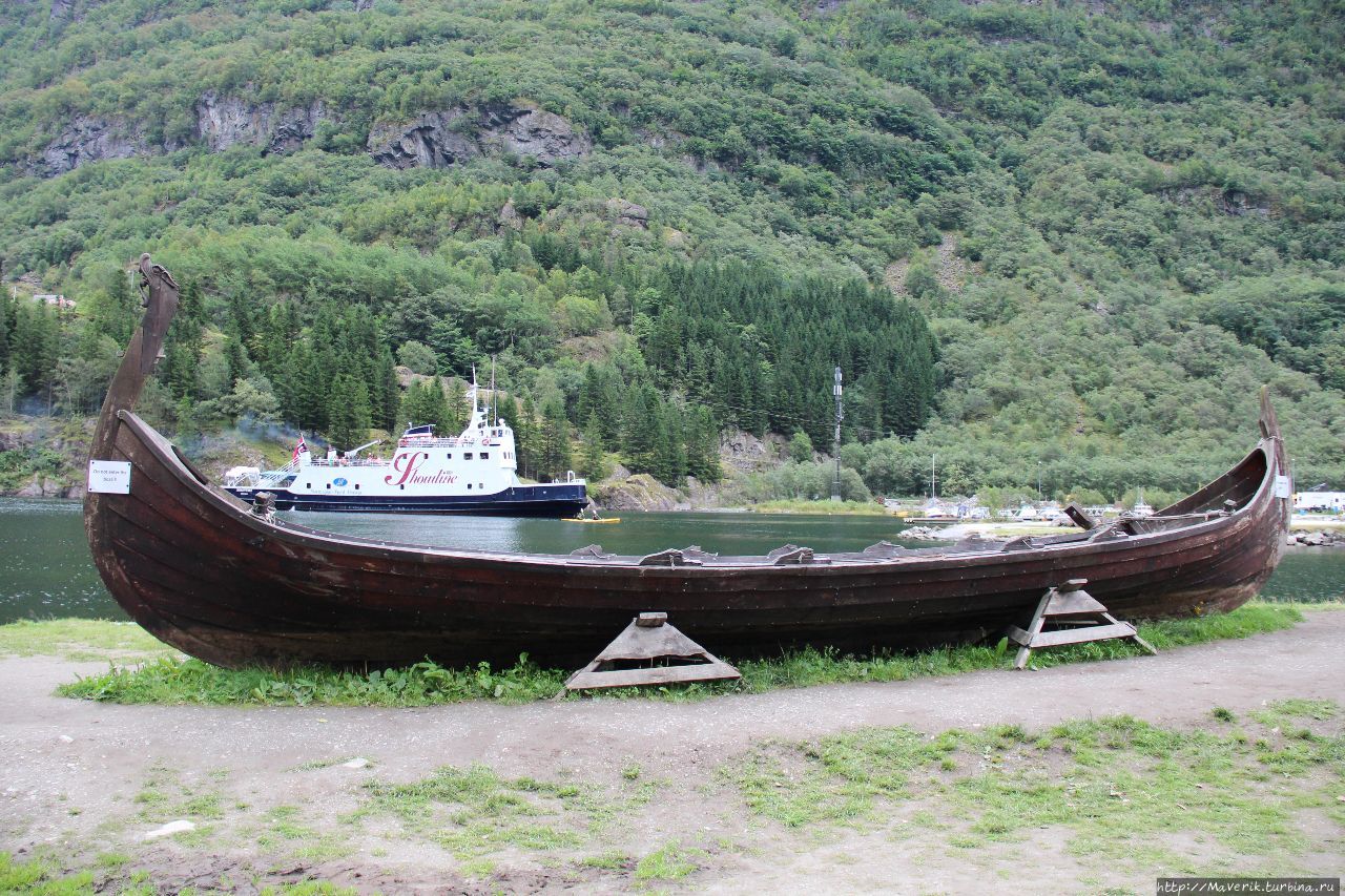 Неройфьорд — круиз по самому узкому в мире фьорду Неройфьорд, Норвегия