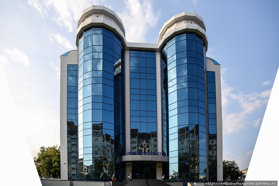 Офис компании Тираспольтрансгаз, называемой местными просто Газпром. Вероятно, им и контролируется. Тирасполь, Приднестровская Молдавская Республика