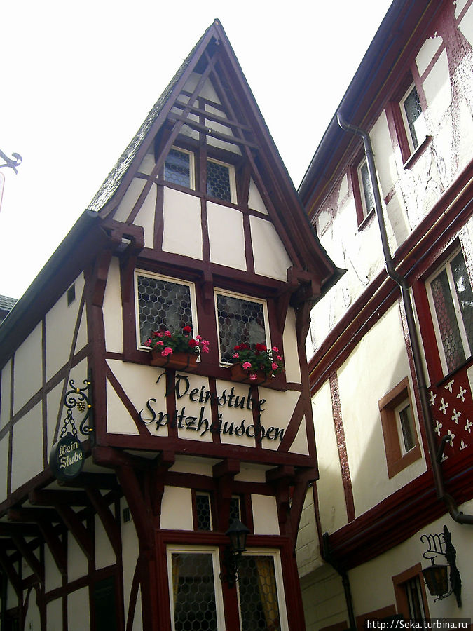 Spitzhäuschen. Дом 1416 года Бернкастель-Кюс, Германия