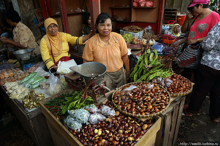 Местные жители любят фотографироваться. Местные жители любят фотографироваться.