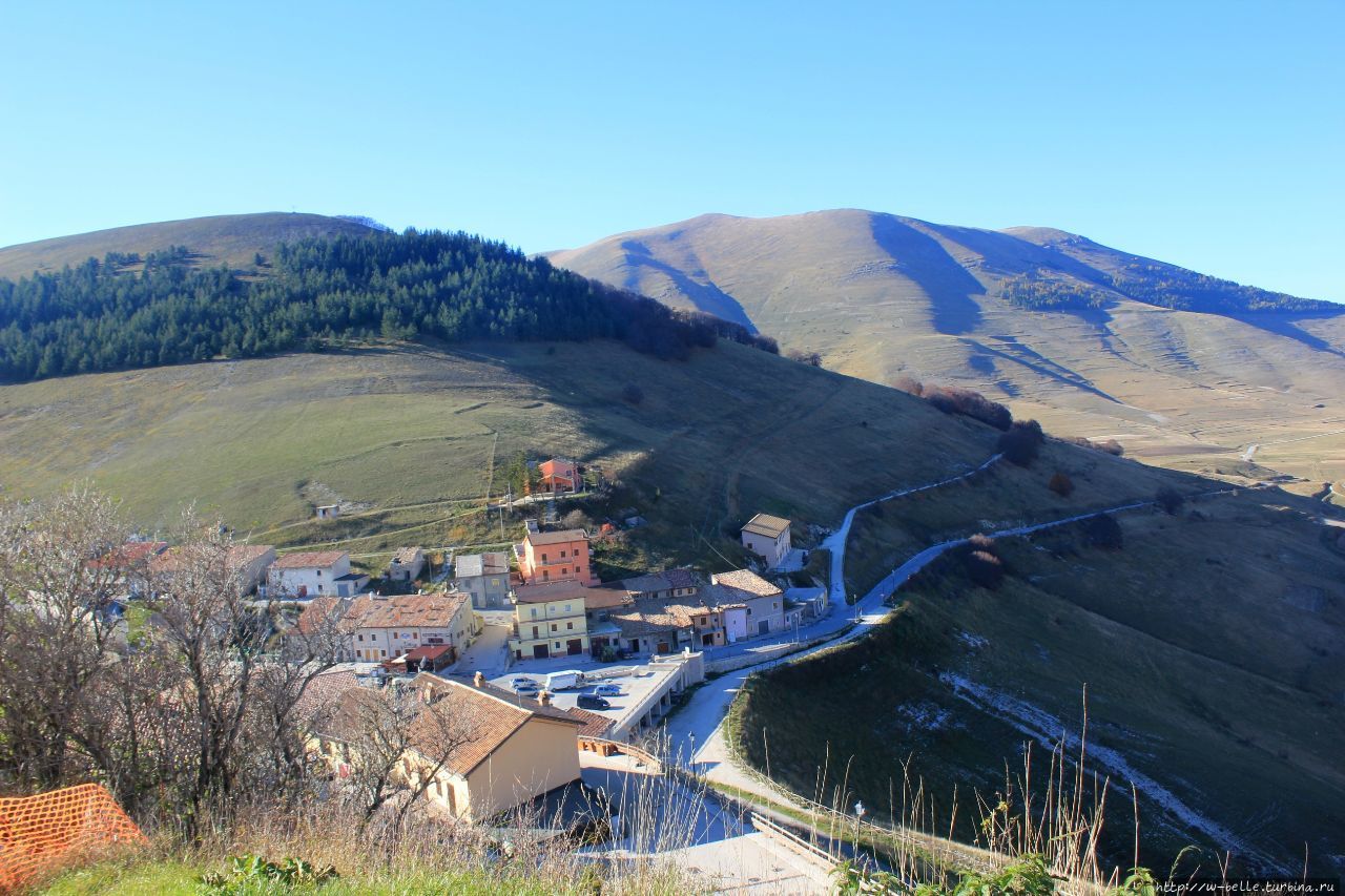 Царство Сибиллы: полыхающие склоны и космос отдыхающих долин Кастэллуччио-ди-Норчиа, Италия