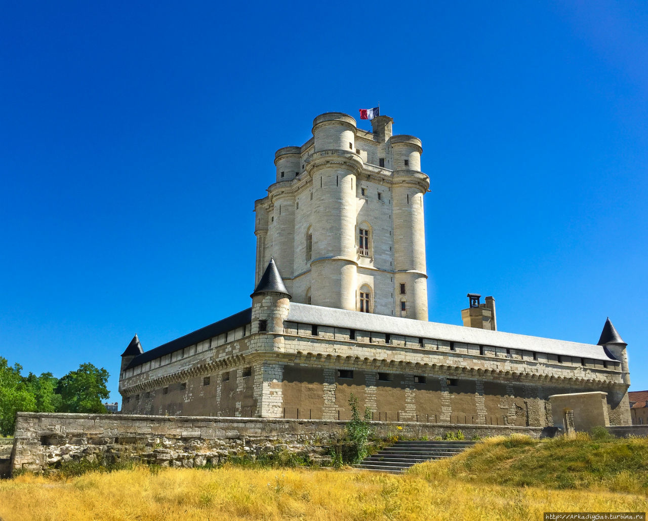 Венсенский замок. Судеб великих нестареющий палач Венсен, Франция