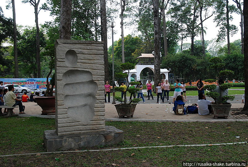 Давайте разгадаем, что это обозначает? Хошимин, Вьетнам Давайте разгадаем, что это обозначает? Хошимин, Вьетнам