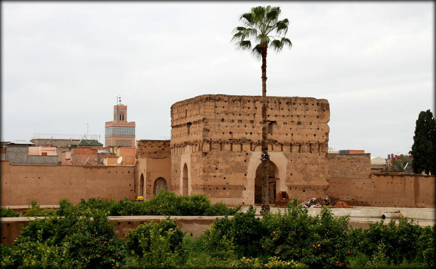 Обломки былого величия или аисты дворца Эль Бади Марракеш, Марокко