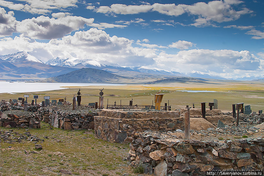 Казахское кладбище Монголия