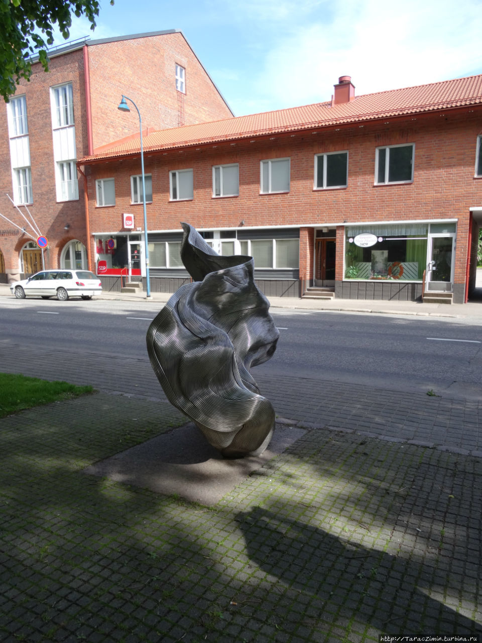 Велло. Скульптор Киммо Шродерус (Kimmo Schroderus), 2004 Котка, Финляндия