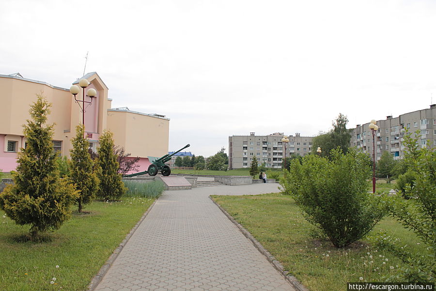 Чуть дальше находится Краеведческий музей.. Волковыск, Беларусь