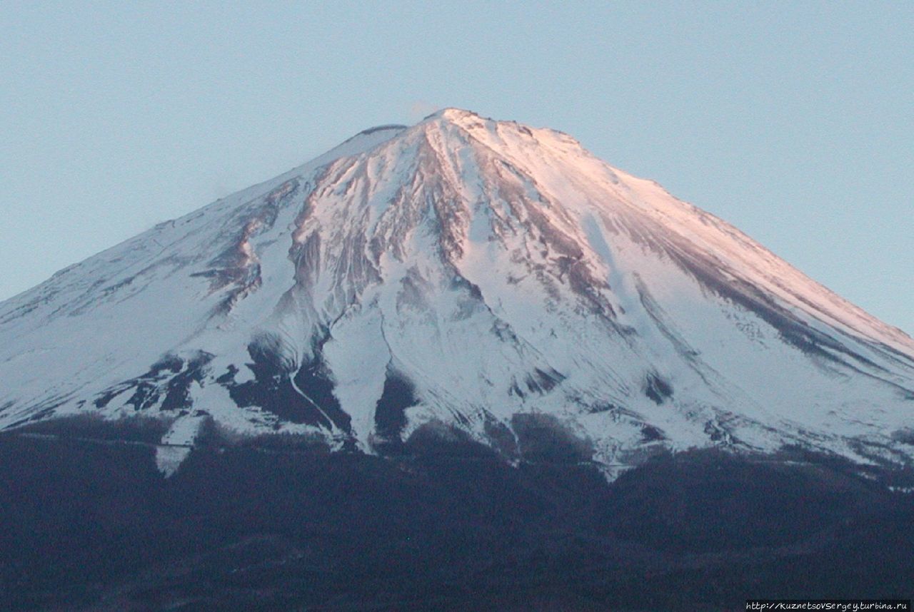 Фото Фудзиямы из интернета Фудзияма (вулкан 3776м), Япония