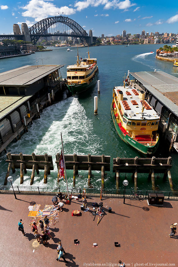 Визитная карточка Сиднея, опера  и мост в гавани