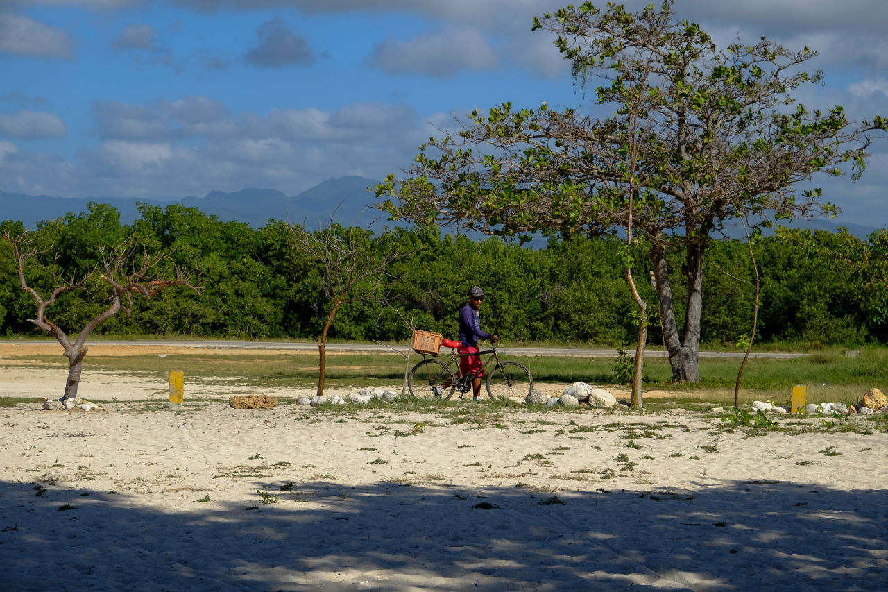 Куба. День 4-й. Велосипедная прогулка по берегу океана Тринидад, Куба