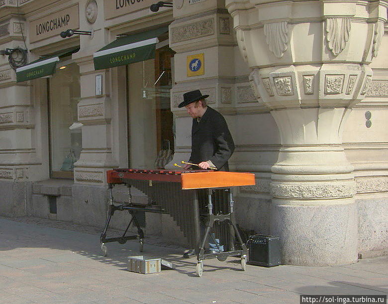 уличный музыкант Хельсинки, Финляндия