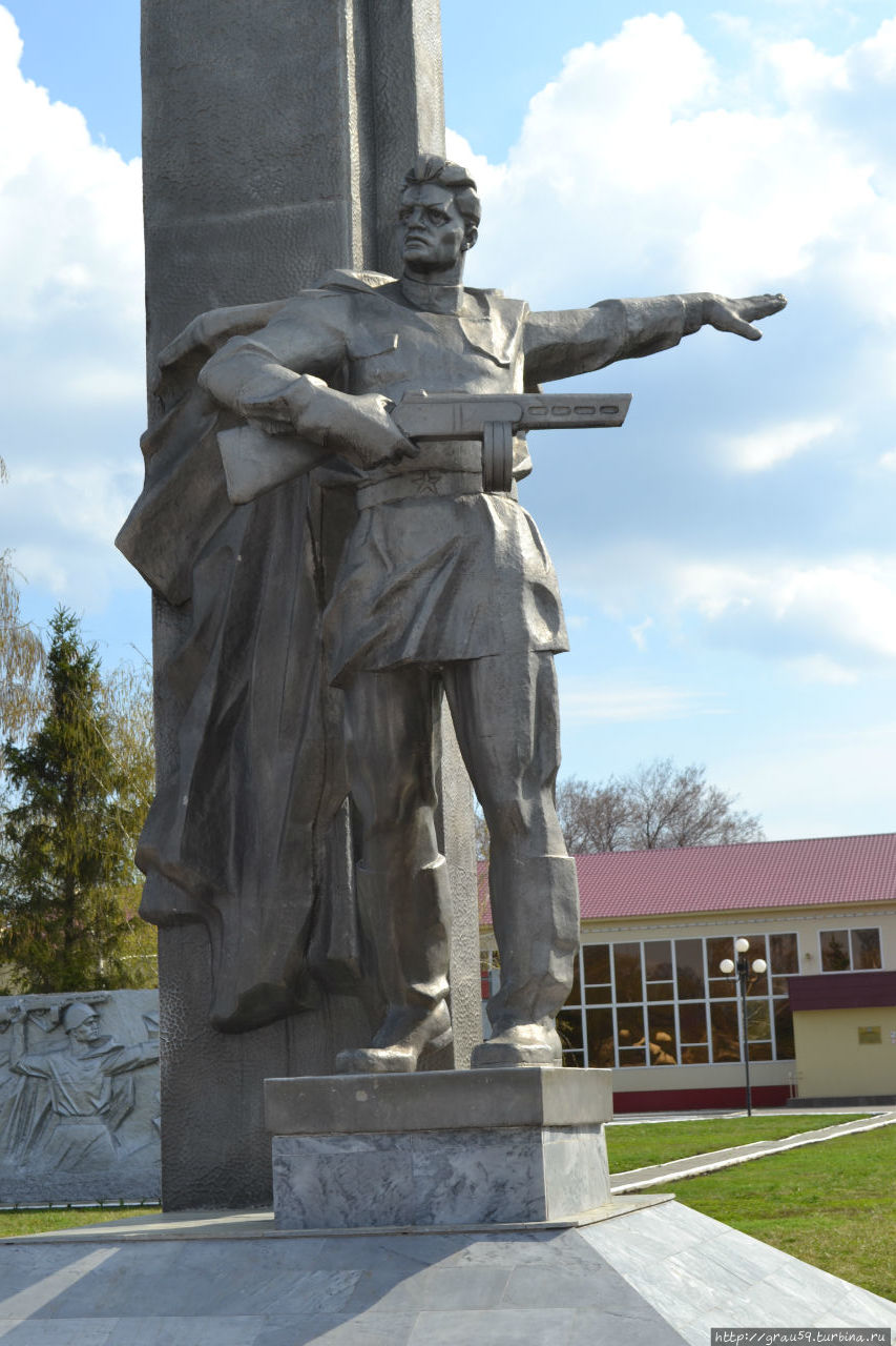 Монумент воину-освободителю Татищево, Россия