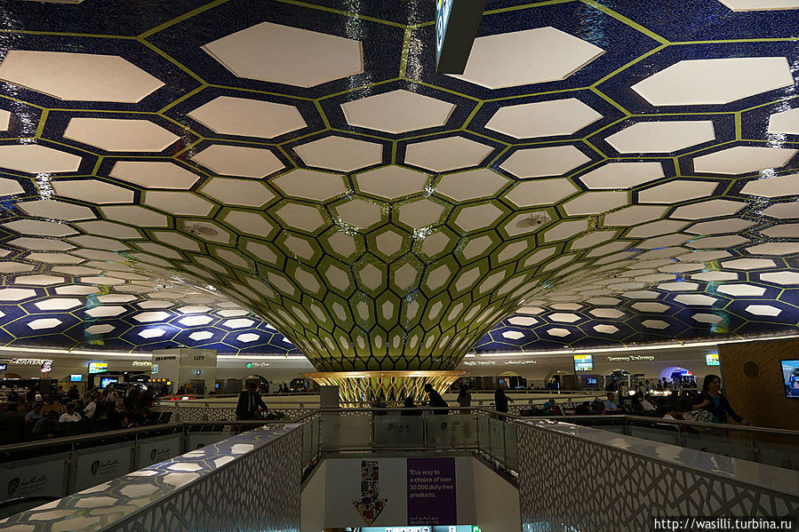 Пересадка. Аэропорт Абу-Даби. Эмираты. Пересадка. Аэропорт Абу-Даби. Эмираты.