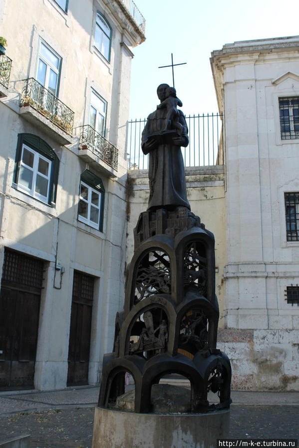 Памятник Святому Антонию Лиссабон, Португалия
