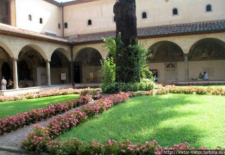 Флоренция. Двор монастыря