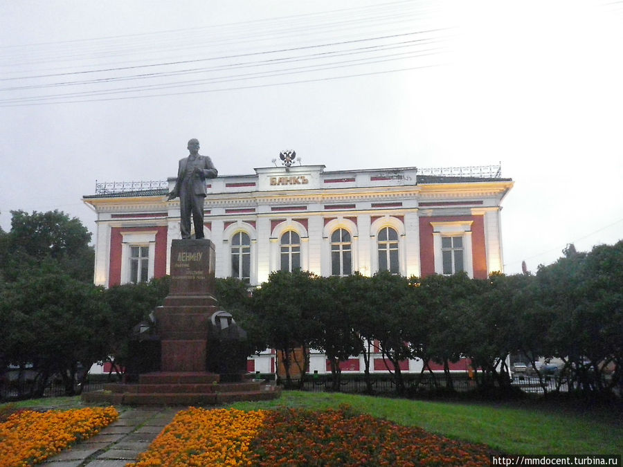 Кстати памятник Ленину достаточно скромный для областного центра Владимир, Россия