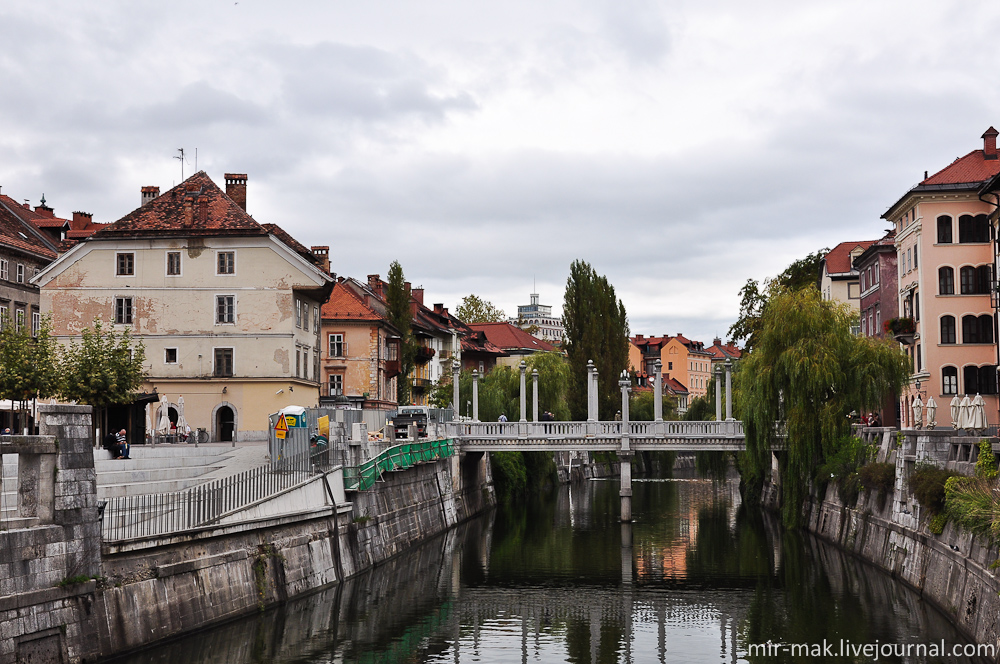 Еще Любляна знаменита своими мостами. Все они совершенно отличаются по архитектуре, и каждый имеет свою собственную историю. Любляна, Словения