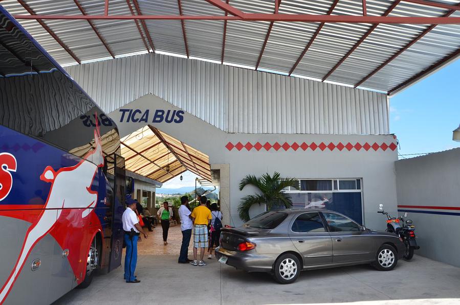 На автостанции Tica Bus Тегусигальпа, Гондурас