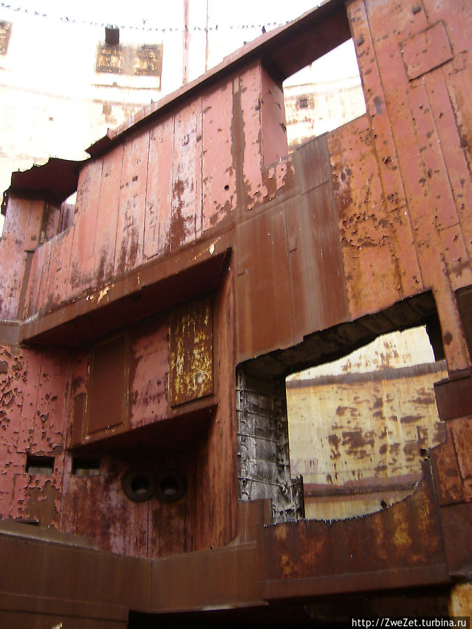 Надгробие атомной энергетики СССР Щелкино, Россия Надгробие атомной энергетики СССР Щелкино, Россия