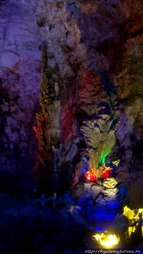 Пещера Crown Cave Гуйлинь, Китай