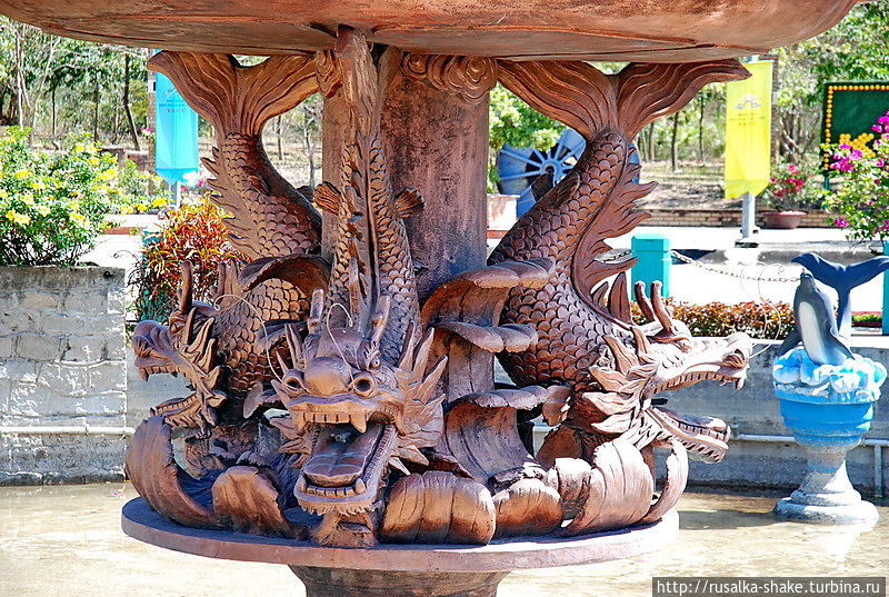 Дракон с телом рыбы Бао-Лок, Вьетнам