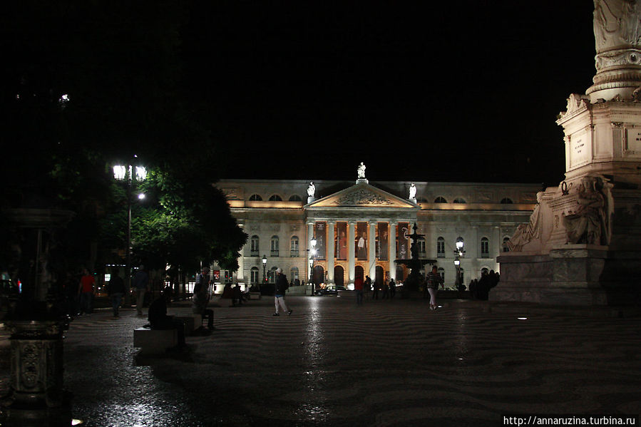 National Theatre D. ia II ориентир(магазин обуви) National Theatre D. ia II ориентир(магазин обуви)