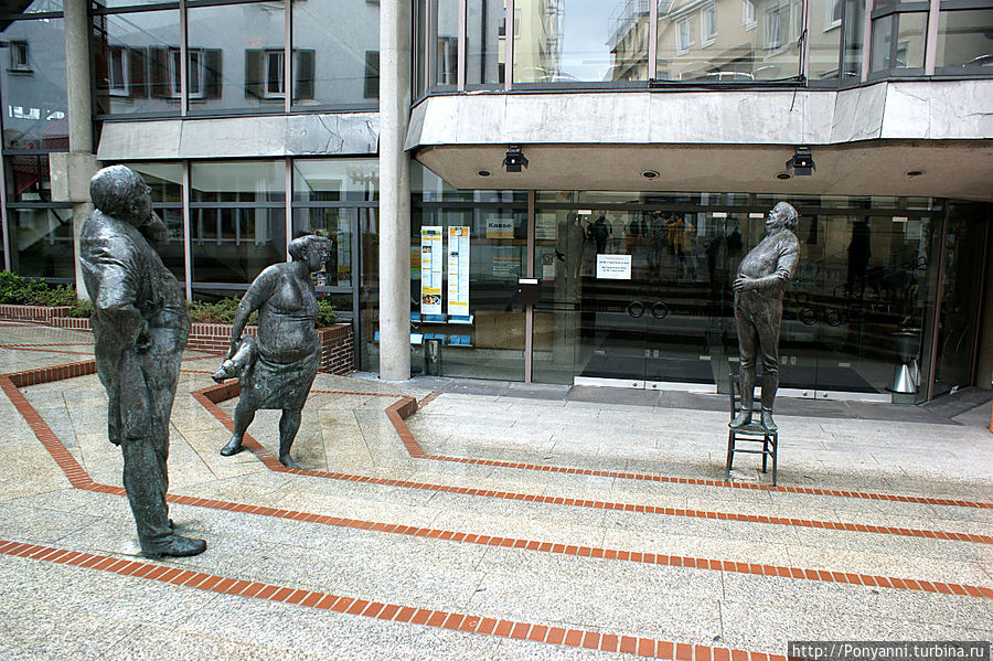 Таланты и поклонники — перед городским театром Эслинген, Германия